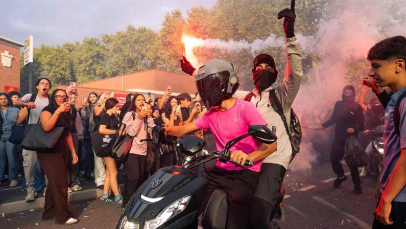 Studenti in rivolta in Francia, il sociologo: “A 7 mesi da elezioni atmosfera tempestosa, non si sa bene dove cadrà fulmine”