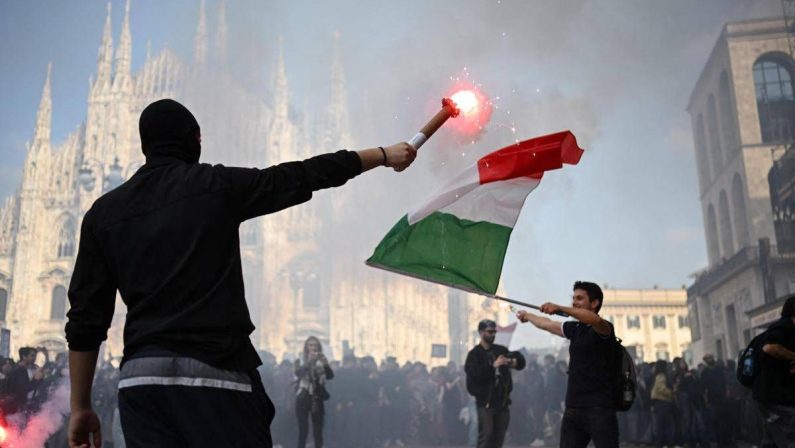 Milano, oggi presidio a San Vittore: domani occhi puntati su piazza Duomo. Le paure dei commercianti