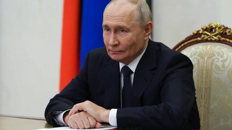 Ucraina-Russia, Kiev spezza l’assedio di Putin nel Donetsk. Gli inviati di Zelensky in Usa
