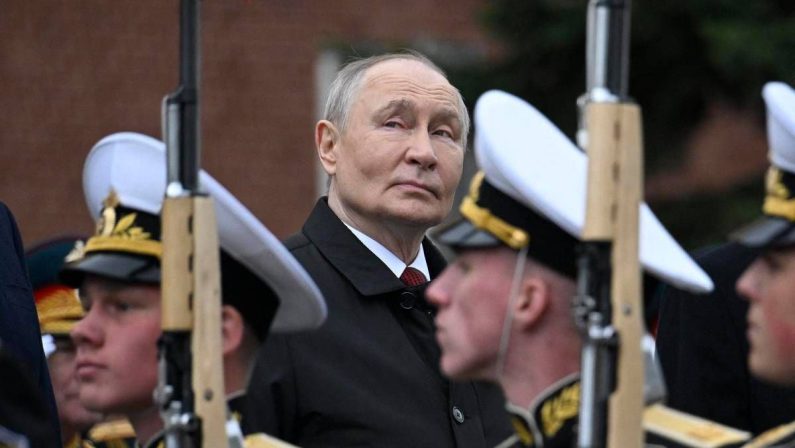 Ucraina, Wsj: Putin propone vertice con Trump e Xi per discutere la fine della guerra