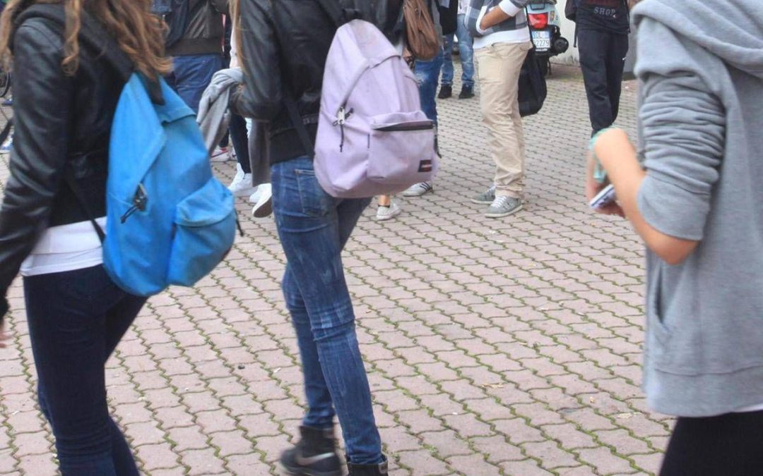 “Ci sarà una sparatoria con 89 vittime”: allarme strage al liceo Amaldi a Tor Bella Monaca, decisive le segnalazioni di uno studente e di una mamma