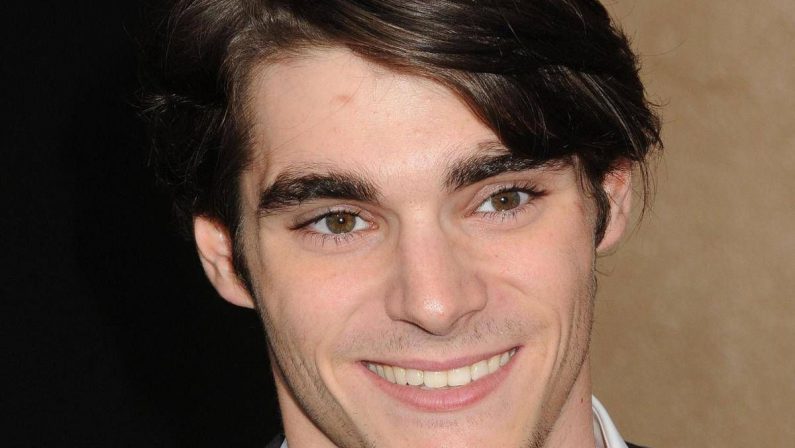 Morto a 34 anni RJ Mitte, addio al Walter White Jr. di ‘Breaking Bad’