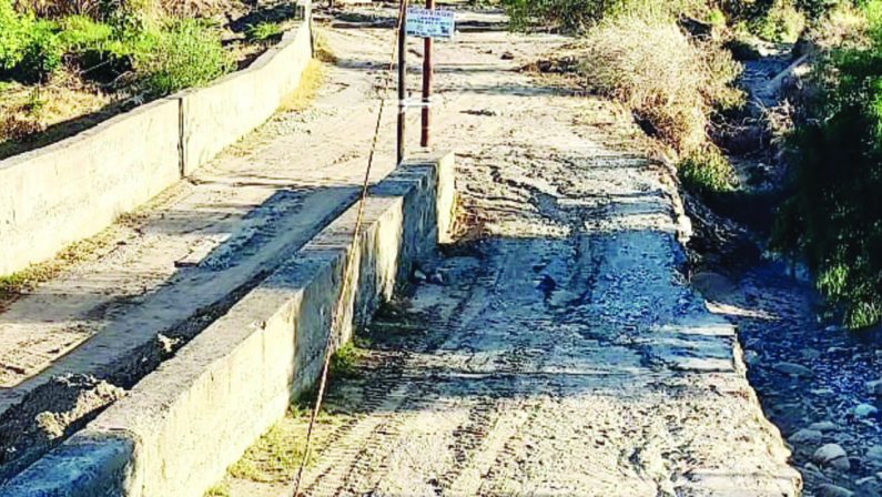 Danni del maltempo, a San Lorenzo: «Da cinquant’anni non puliscono le cunette»