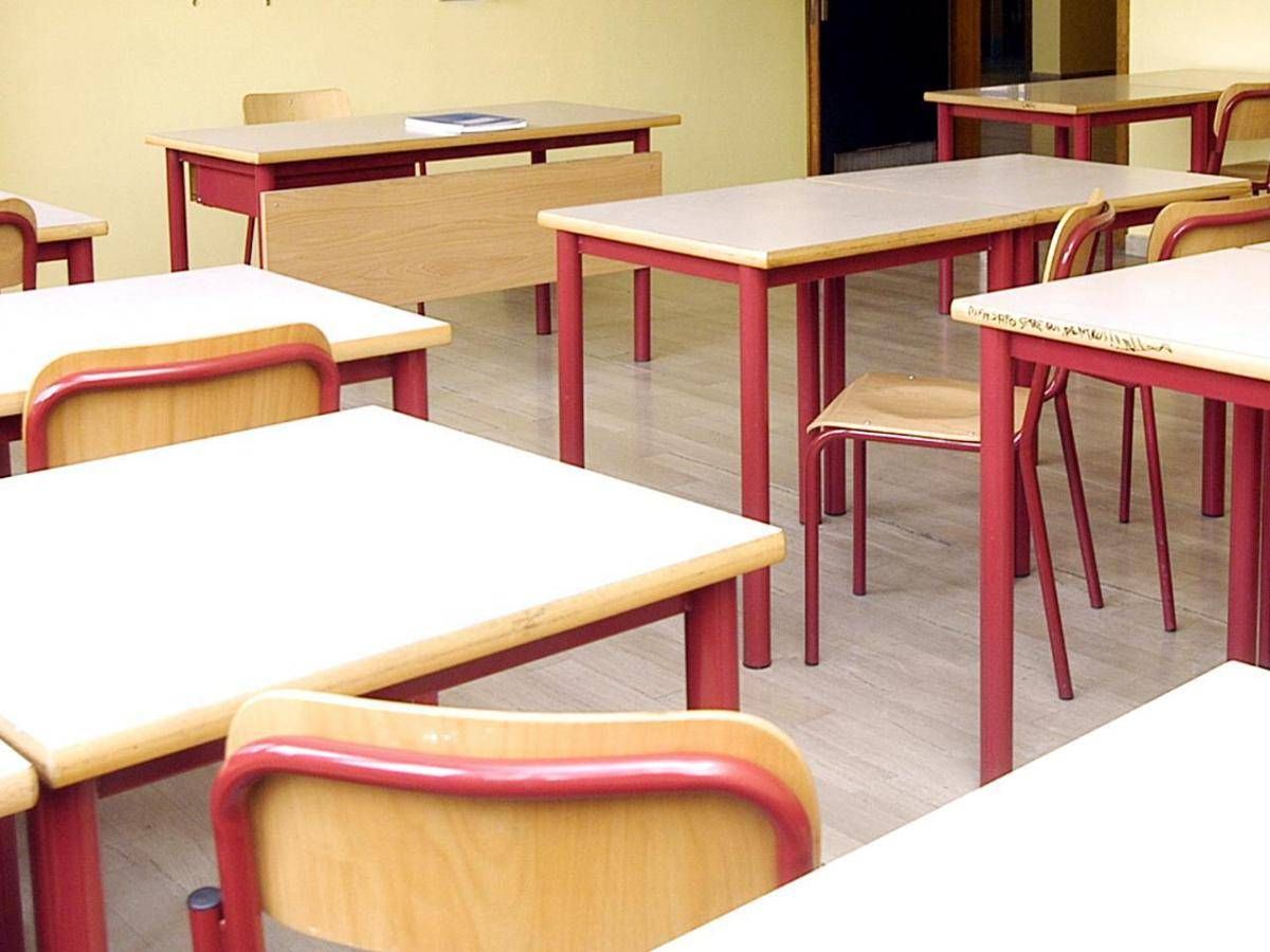https://www.quotidianodelsud.it/wp-content/uploads/2026/10/sciopero-della-una-aula-vuota-banchi-lavagne.jpeg