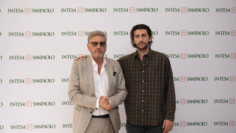 Intesa Sp, Sergio e Pietro Castellitto firmano la nuova campagna istituzionale ‘A mano a mano’﻿