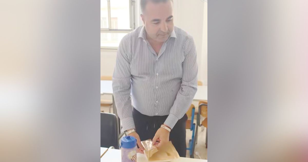 https://www.quotidianodelsud.it/wp-content/uploads/2026/10/sindaco-cannizzaro-a-mensa.jpg