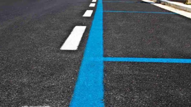 Parcheggi a pagamento anche in inverno, scoppia la polemica a Pizzo
