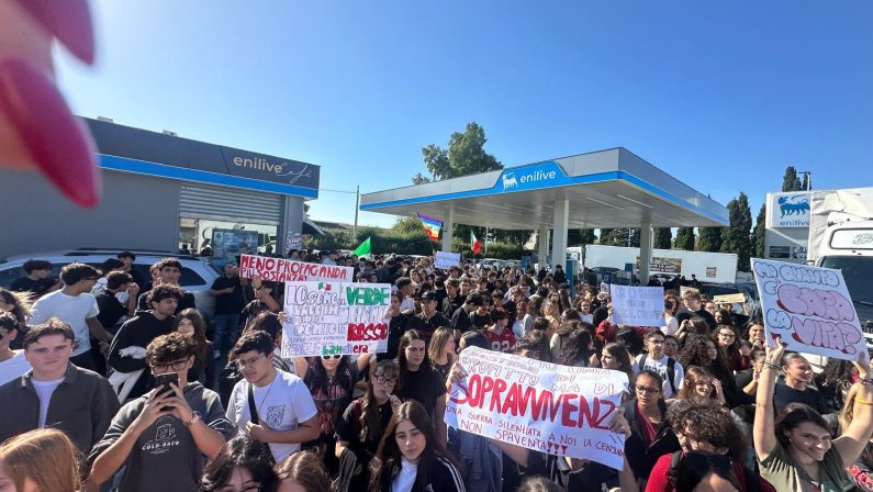 Lamezia Terme, studenti del Campanella-Fiorentino al fianco degli agricoltori