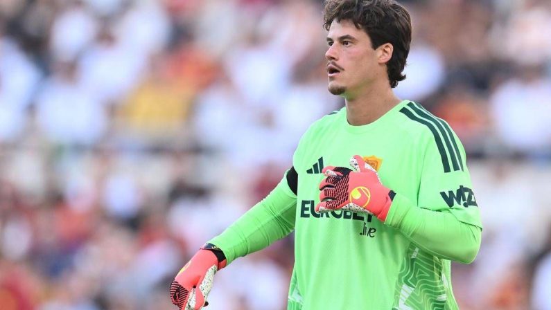 Roma, infortunio per Svilar e stop di almeno un mese: ecco quali partite salta e quando può tornare in campo