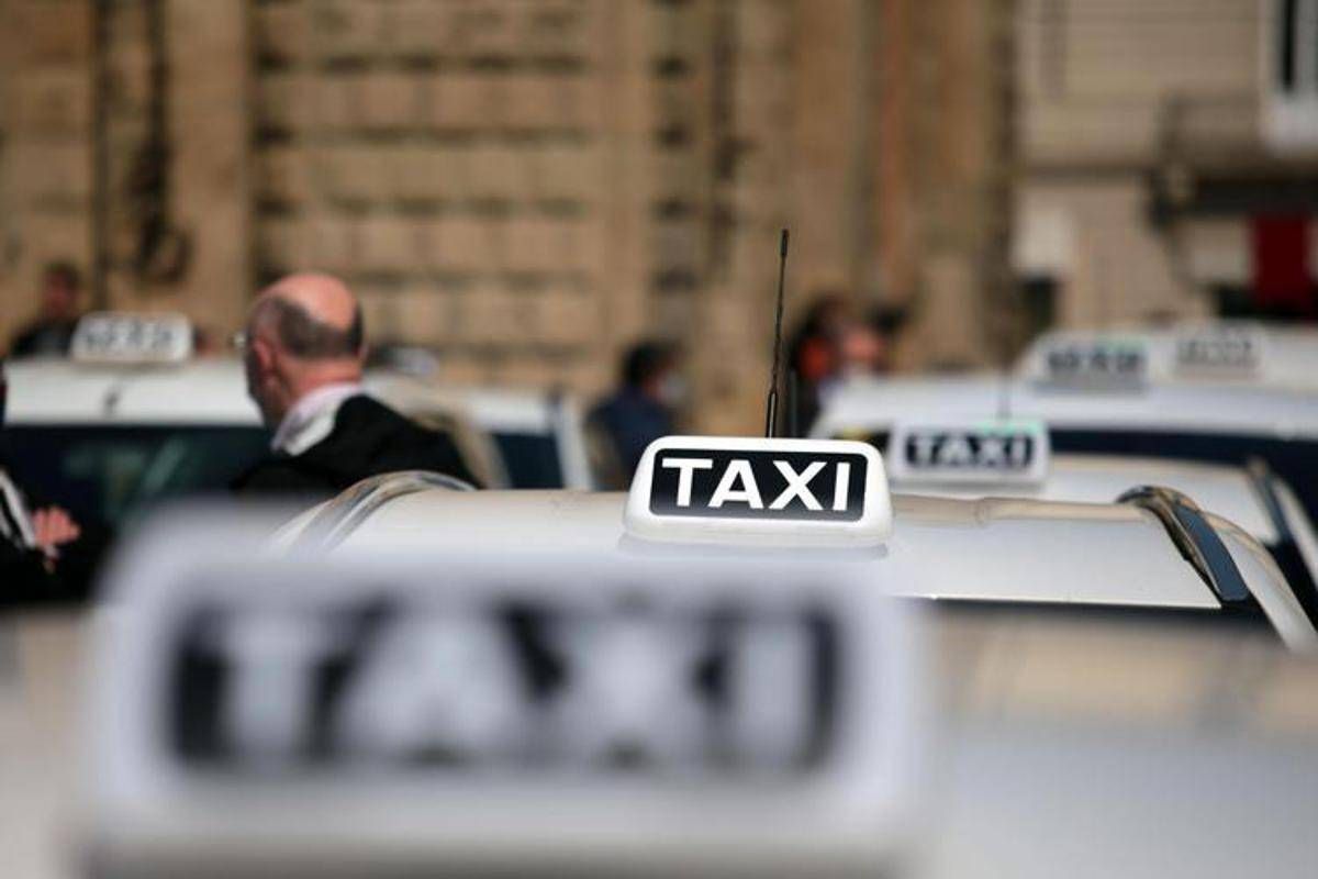 https://www.quotidianodelsud.it/wp-content/uploads/2026/10/taxi-fg.jpeg