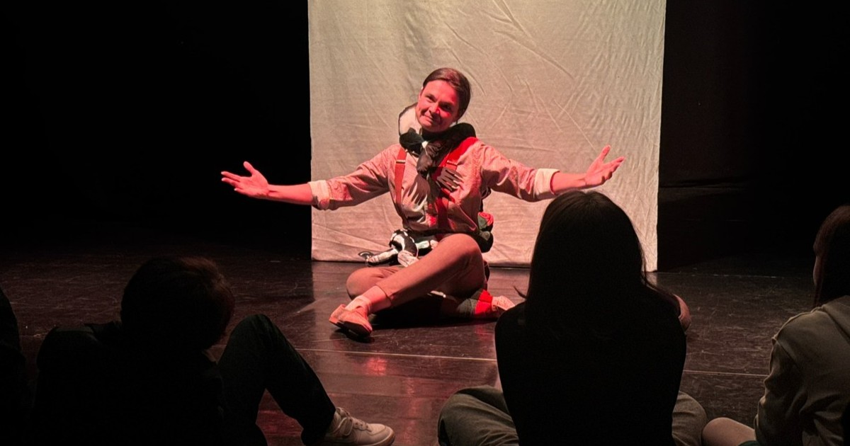 https://www.quotidianodelsud.it/wp-content/uploads/2026/10/teatro-spettacolo-mendicino.jpg