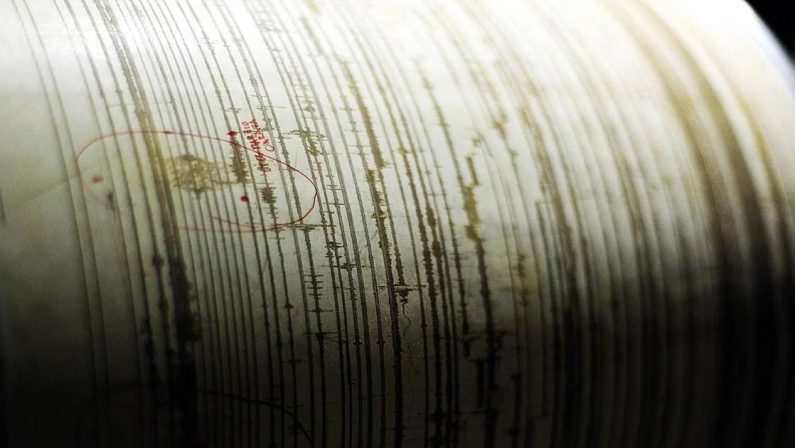 Terremoto Campi Flegrei, sciame sismico e scossa più forte con epicentro a Pozzuoli