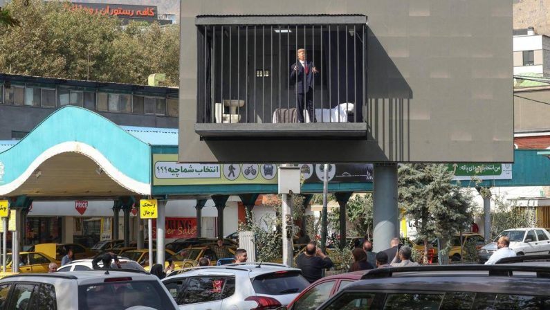 Iran, Teheran pronta a colpire personale Usa: lo considera “legittimo”