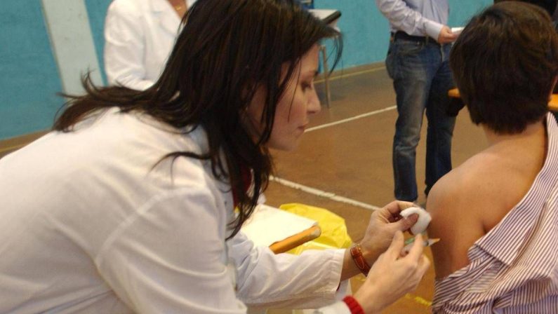 Meningite, sondaggio: “La conosce l’85% dei genitori, ma solo il 28% ne percepisce il rischio”