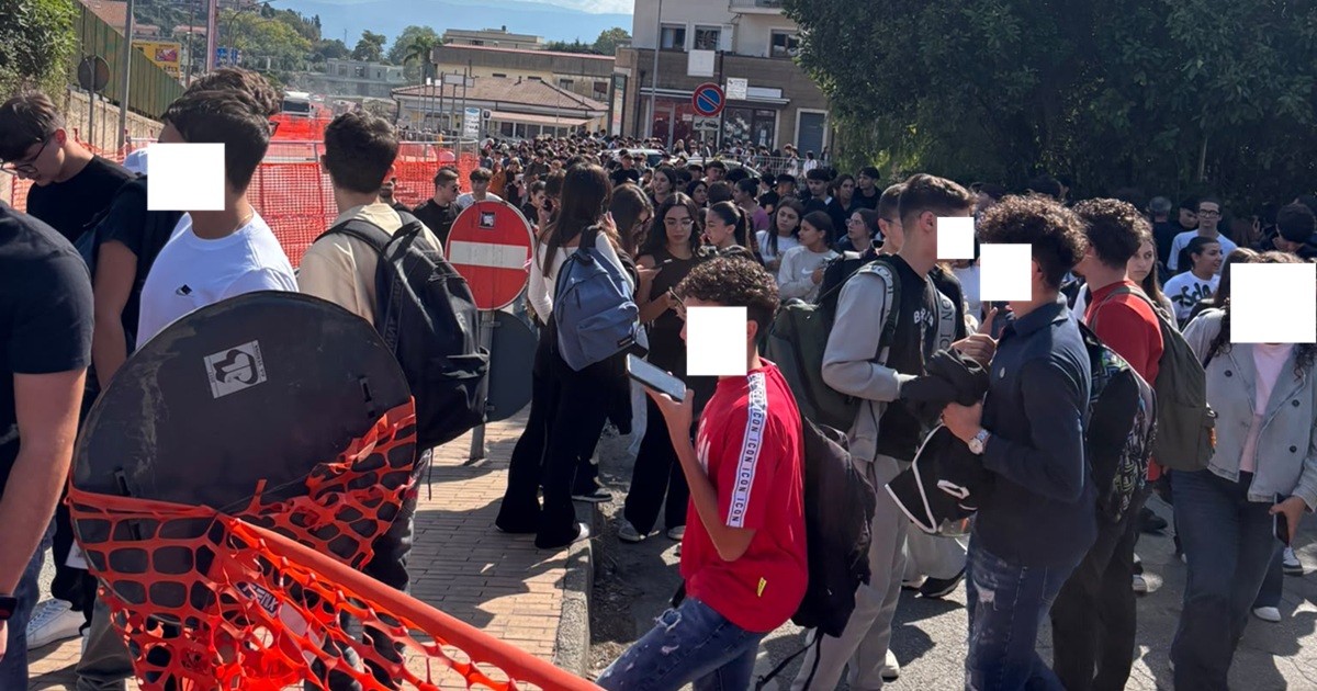 https://www.quotidianodelsud.it/wp-content/uploads/2026/10/vibo-fuga-di-gas-evacuazione.jpeg