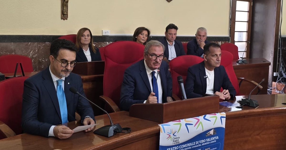 https://www.quotidianodelsud.it/wp-content/uploads/2026/10/vibo-stagione-teatrale.jpeg